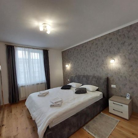 Trandafirului Residence Central Сучава Экстерьер фото